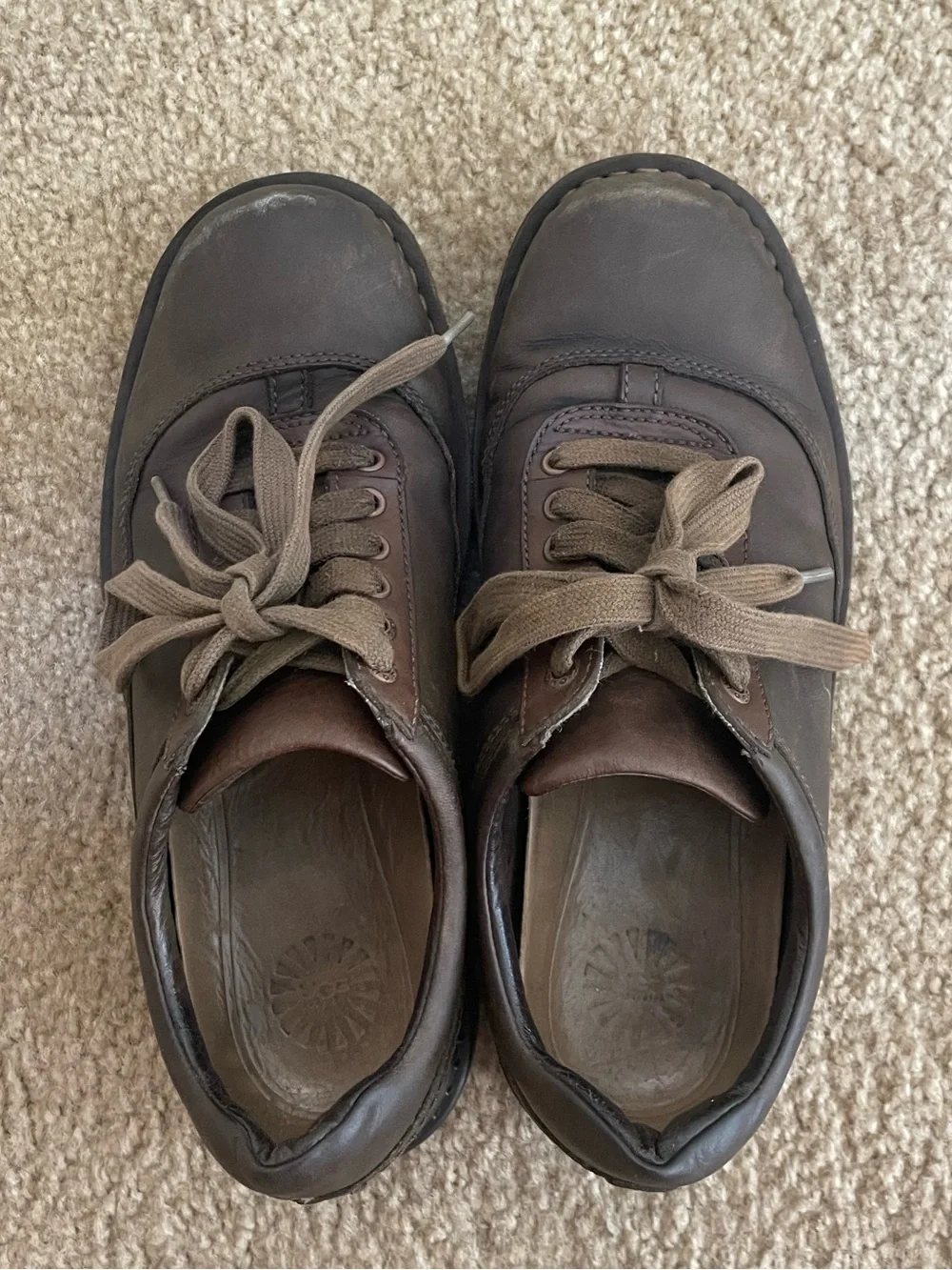 Men's UGG brown nubuck leather lace-up  oxford shoes (size 8)